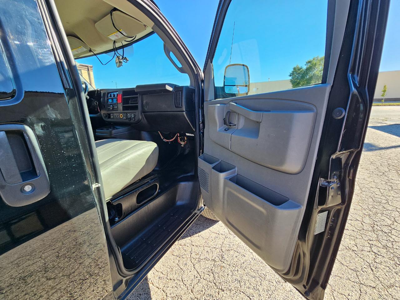 Chevrolet Express Cargo Van RWD 2500 135" 2018