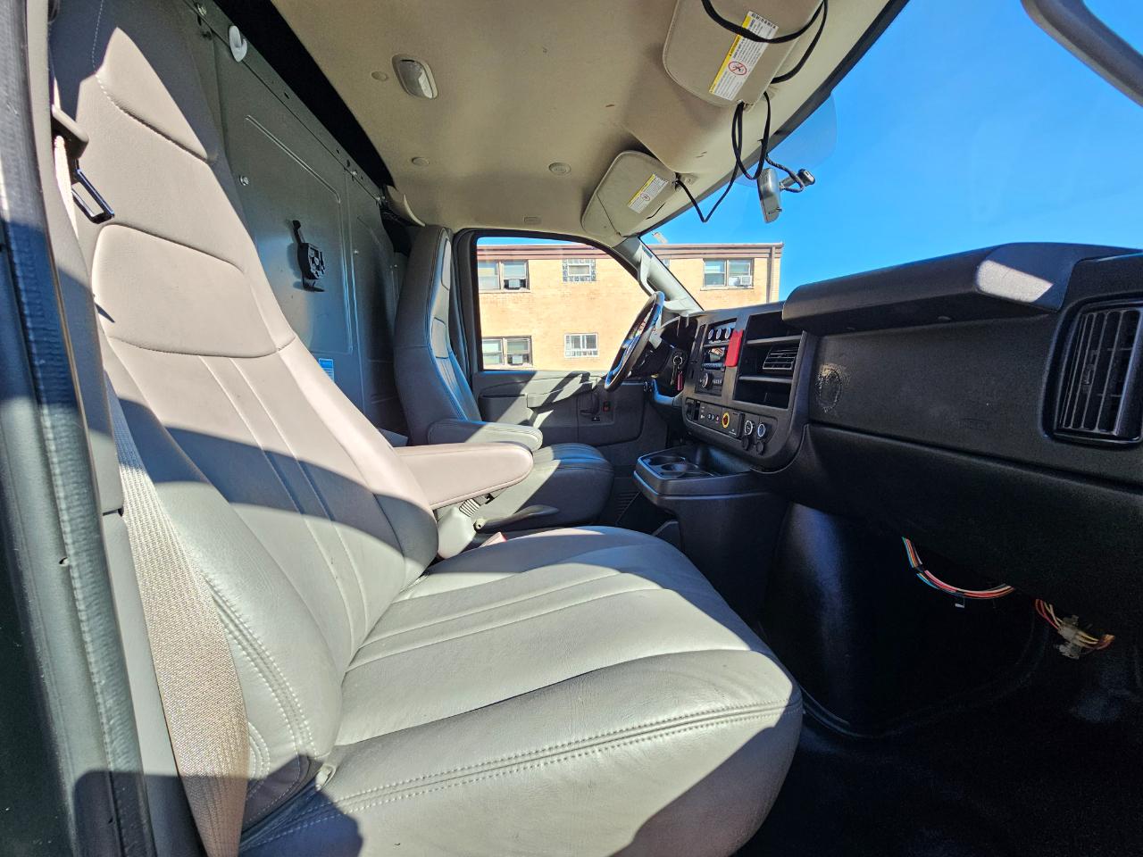 Chevrolet Express Cargo Van RWD 2500 135" 2018