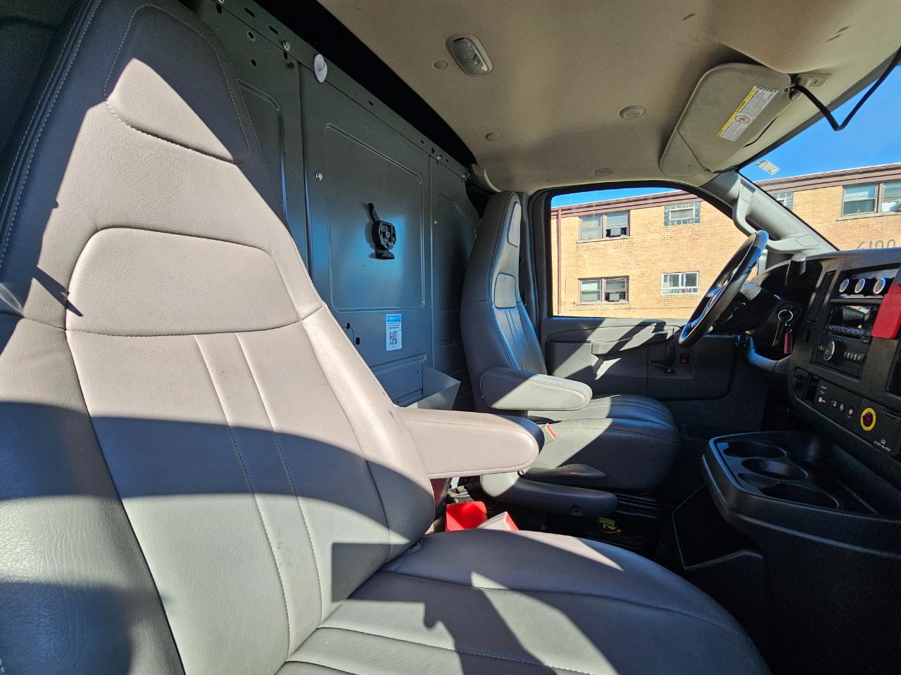 Chevrolet Express Cargo Van RWD 2500 135" 2018