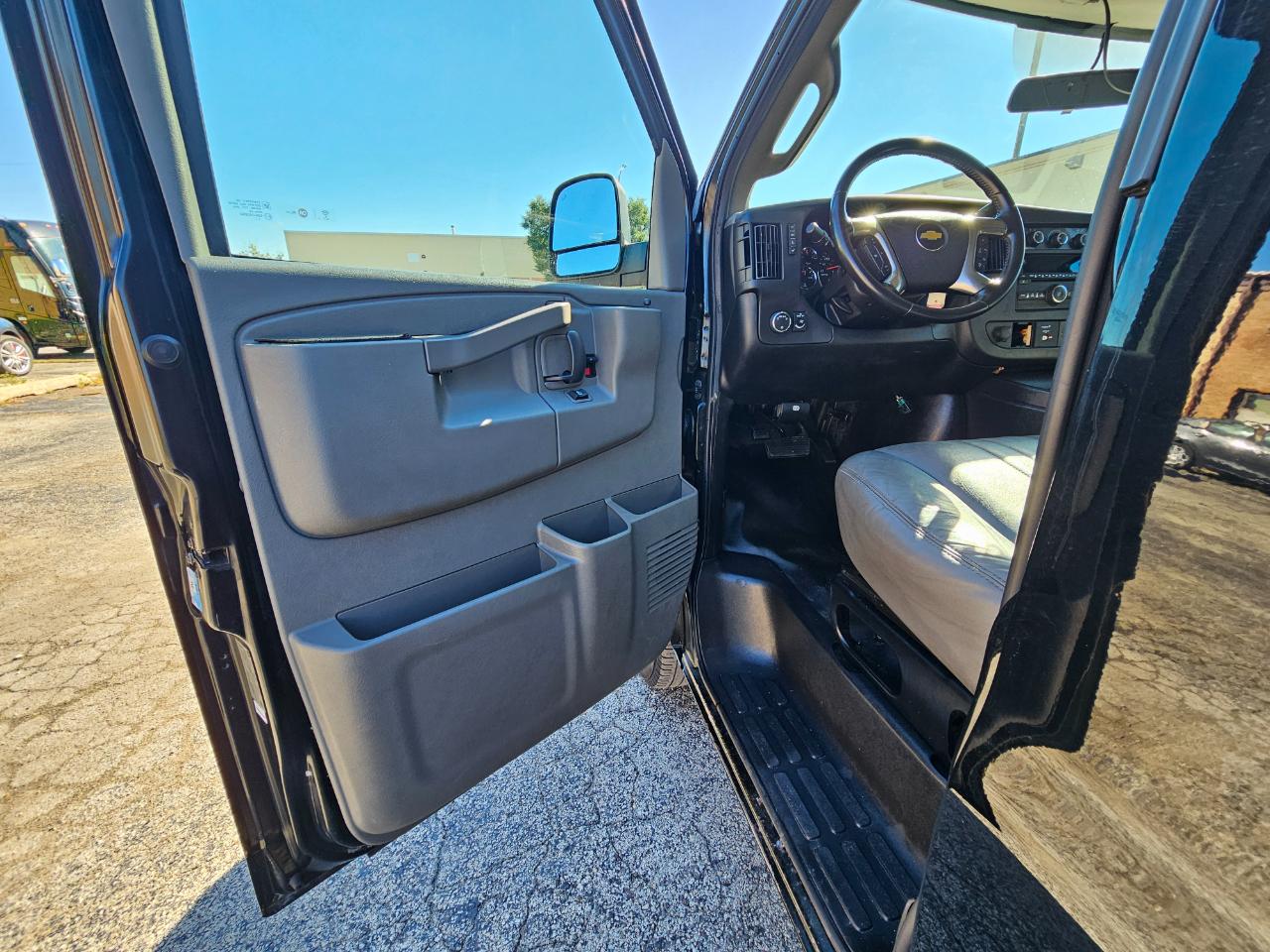 Chevrolet Express Cargo Van RWD 2500 135" 2018