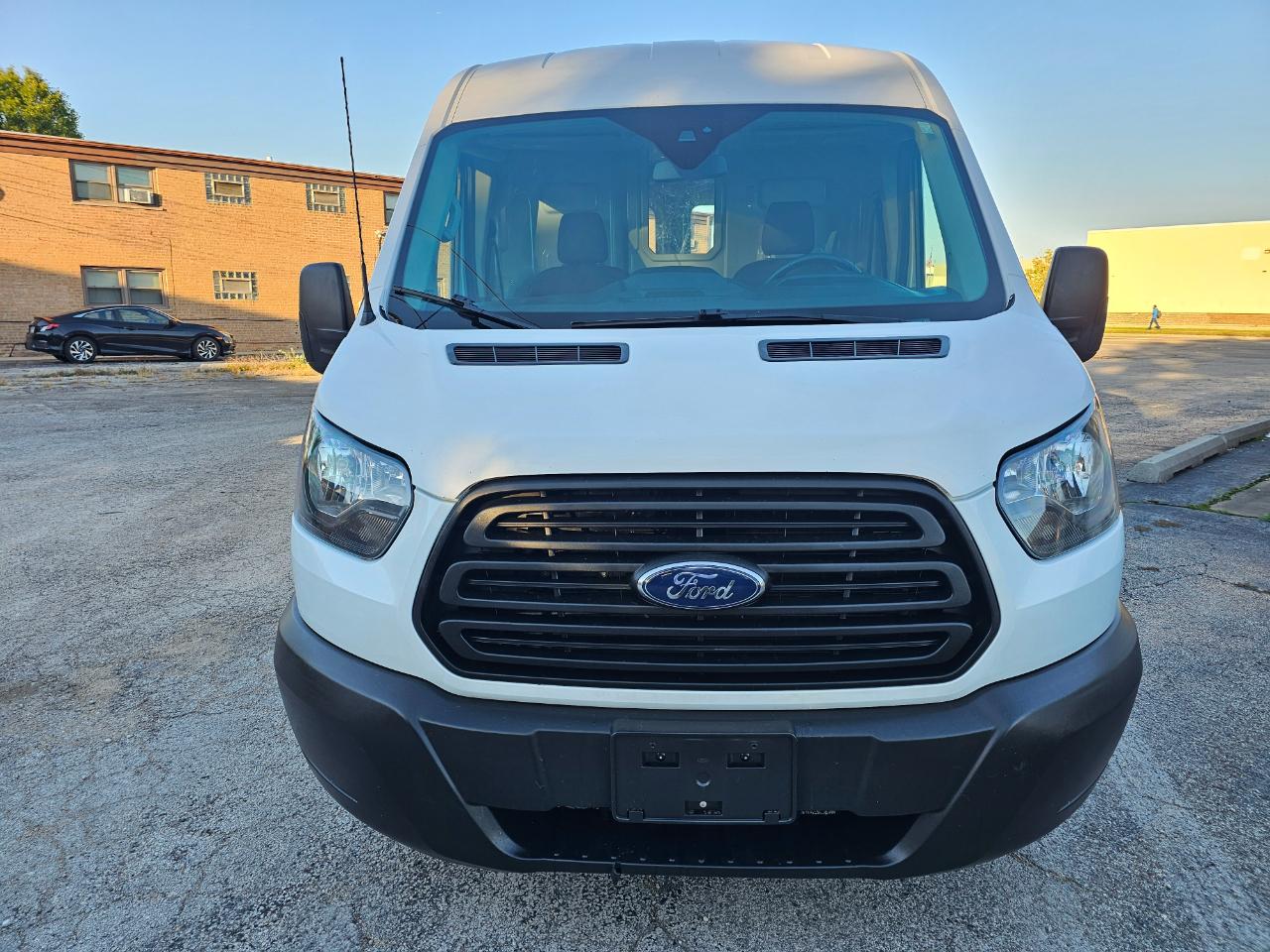 Ford Transit Van T-250 148" Med Rf 9000 GVWR Sliding RH Dr 2019