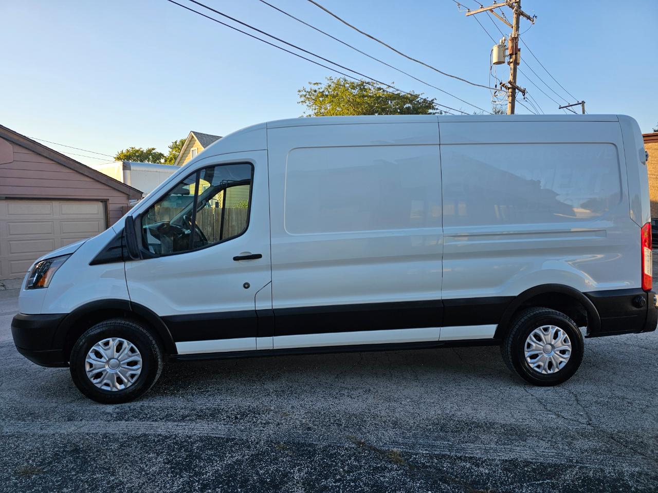 Ford Transit Van T-250 148" Med Rf 9000 GVWR Sliding RH Dr 2019