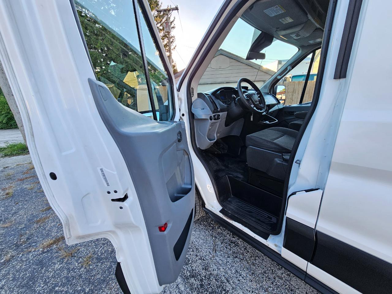 Ford Transit Van T-250 148" Med Rf 9000 GVWR Sliding RH Dr 2019