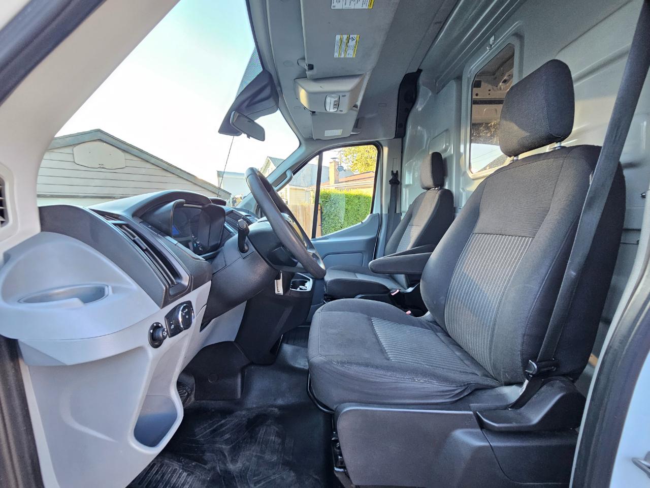 Ford Transit Van T-250 148" Med Rf 9000 GVWR Sliding RH Dr 2019