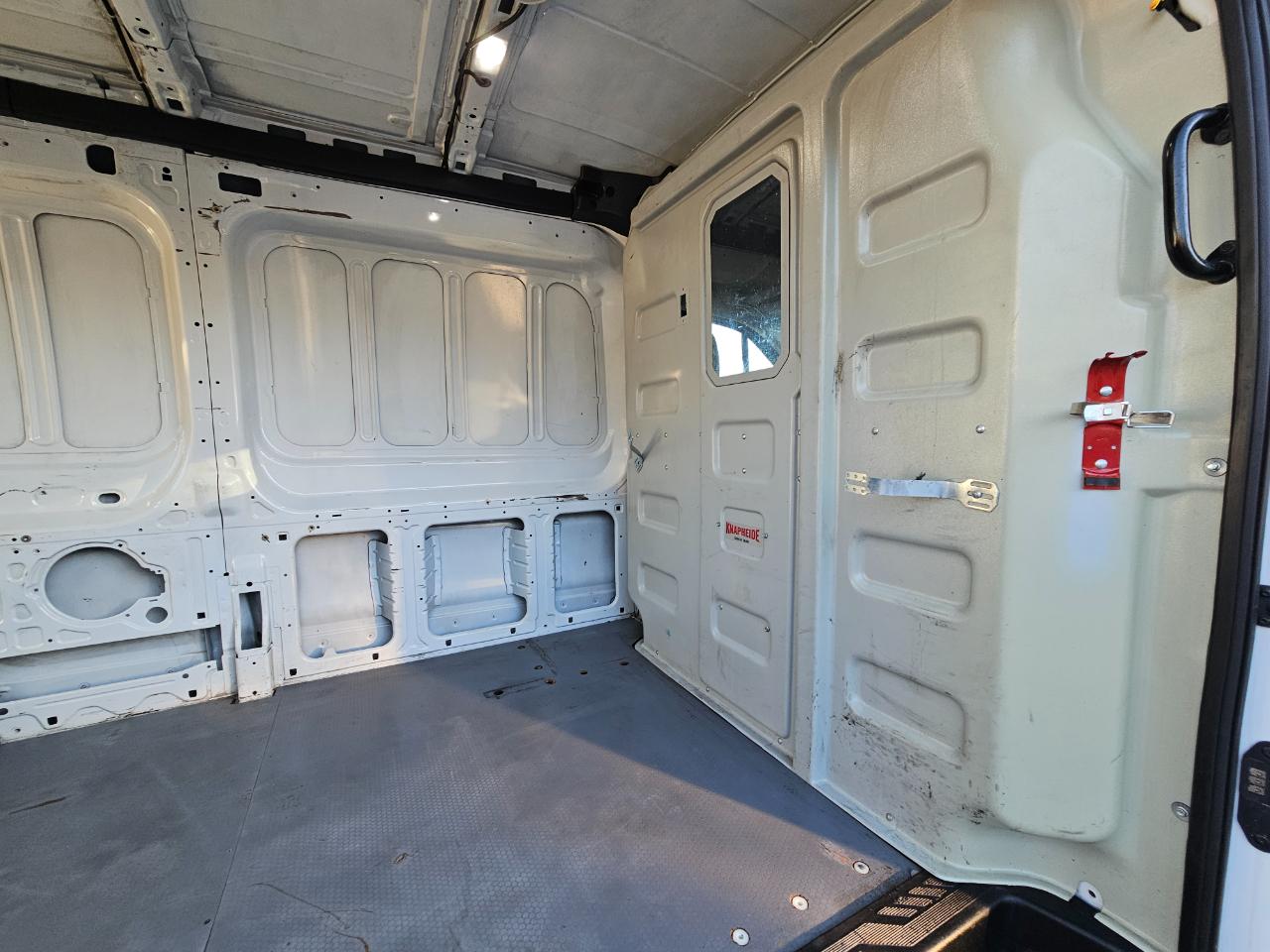 Ford Transit Van T-250 148" Med Rf 9000 GVWR Sliding RH Dr 2019