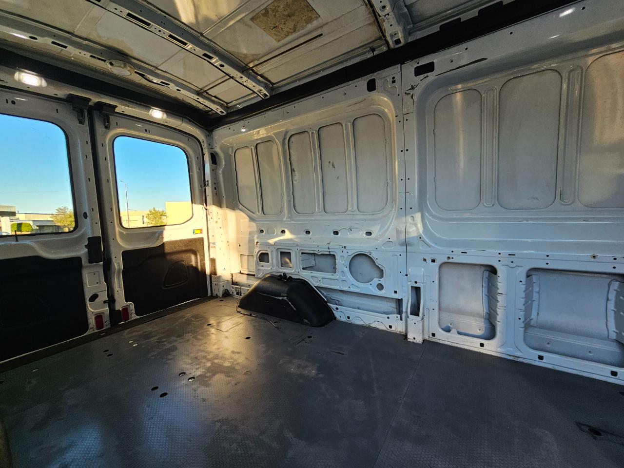 Ford Transit Van T-250 148" Med Rf 9000 GVWR Sliding RH Dr 2019