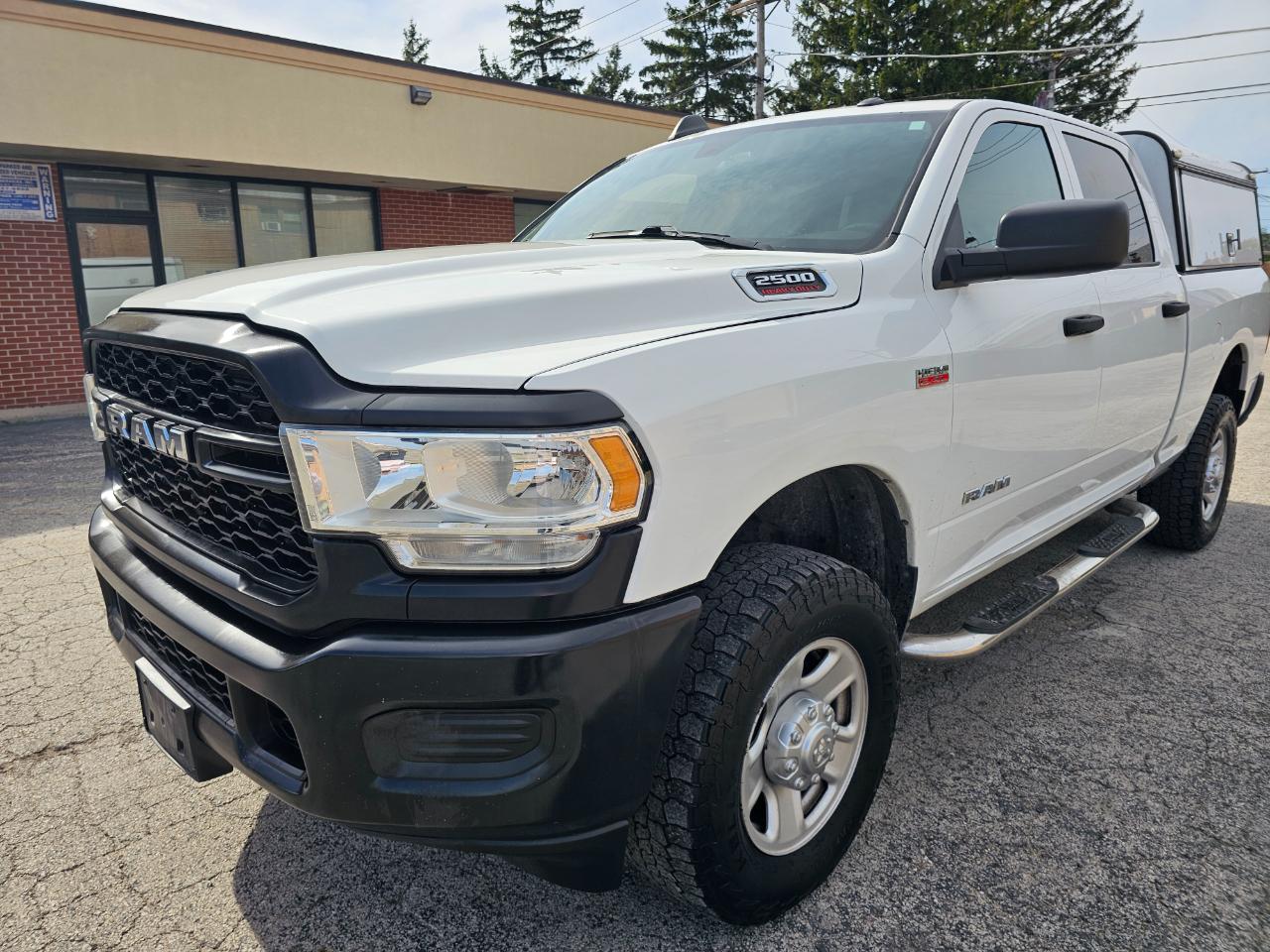 RAM 2500 Tradesman 4x4 Crew Cab 6'4" Box 2022