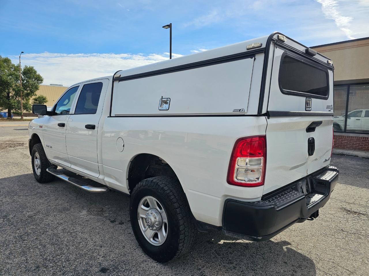 RAM 2500 Tradesman 4x4 Crew Cab 6'4" Box 2022