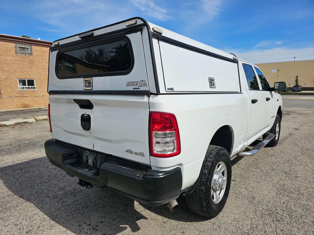 RAM 2500 Tradesman 4x4 Crew Cab 6'4" Box 2022