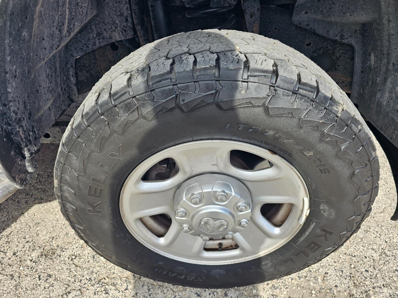 RAM 2500 Tradesman 4x4 Crew Cab 6'4" Box 2022