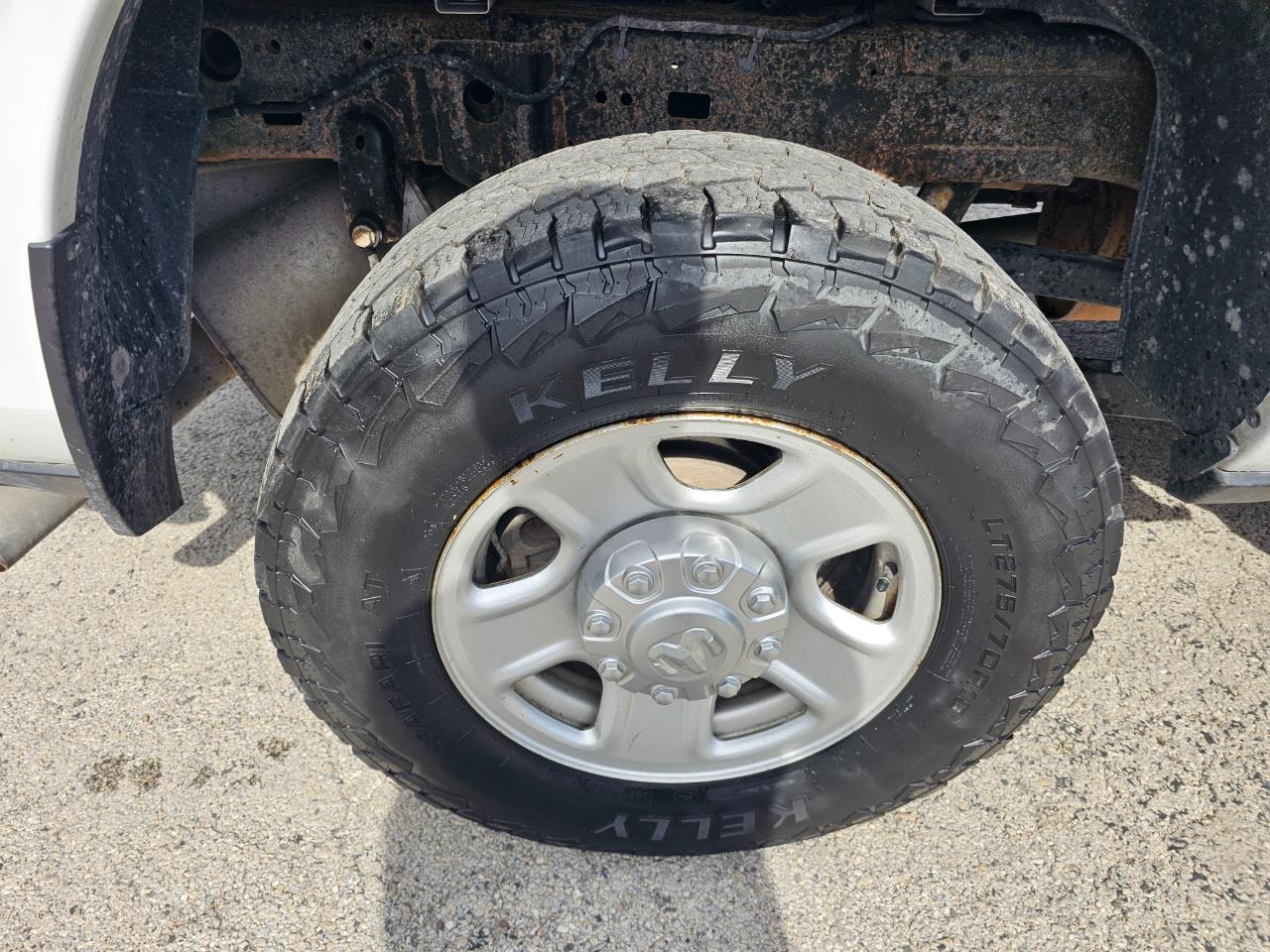 RAM 2500 Tradesman 4x4 Crew Cab 6'4" Box 2022