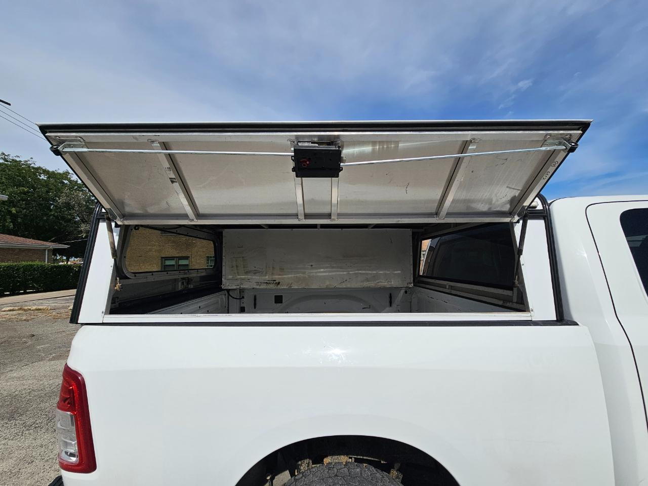 RAM 2500 Tradesman 4x4 Crew Cab 6'4" Box 2022