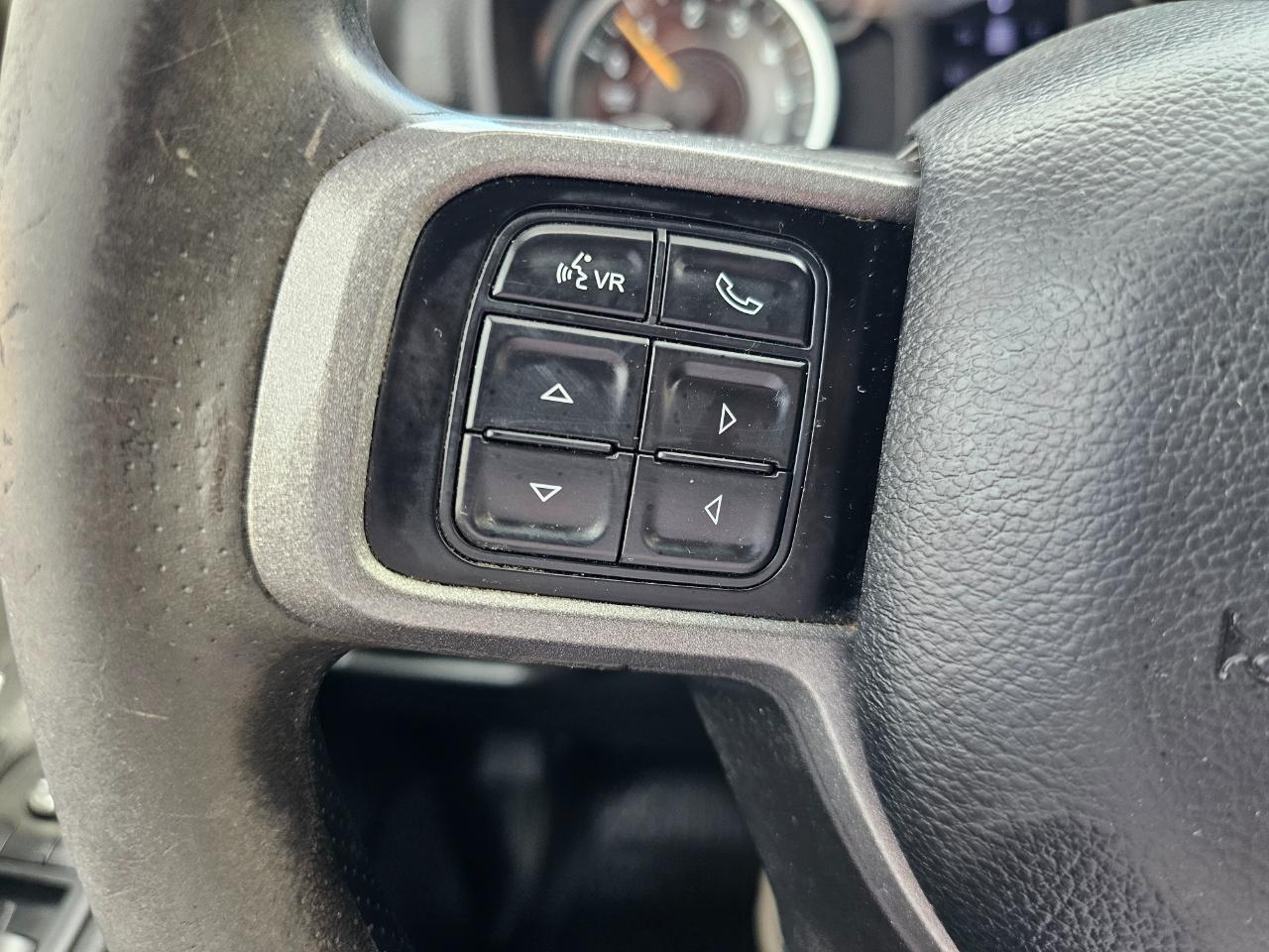 RAM 2500 Tradesman 4x4 Crew Cab 6'4" Box 2022