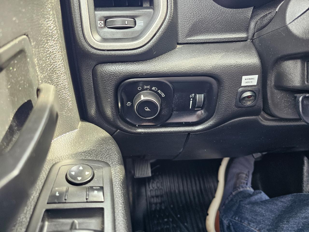 RAM 2500 Tradesman 4x4 Crew Cab 6'4" Box 2022