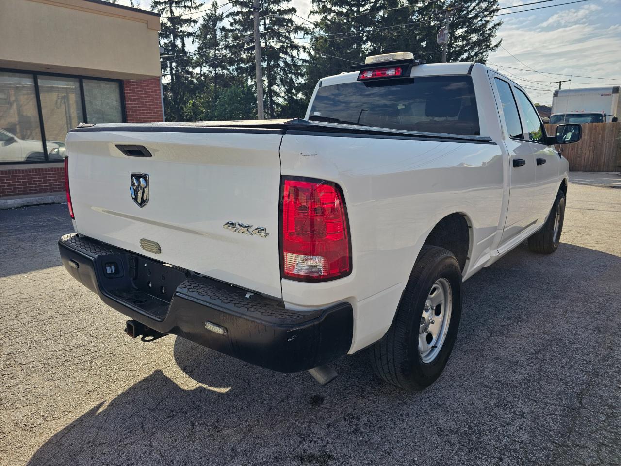 RAM 1500 Classic Tradesman 4x4 Quad Cab 6'4" Box 2021