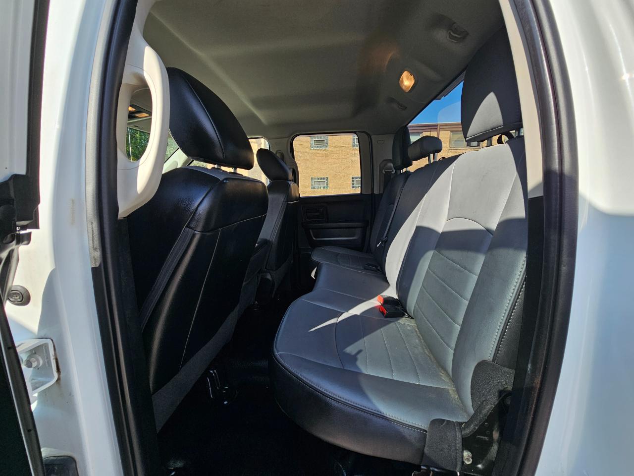 RAM 1500 Classic Tradesman 4x4 Quad Cab 6'4" Box 2021