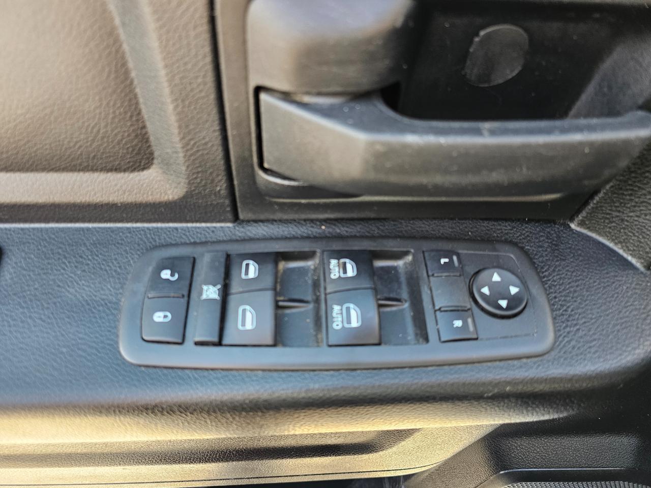 RAM 1500 Classic Tradesman 4x4 Quad Cab 6'4" Box 2021
