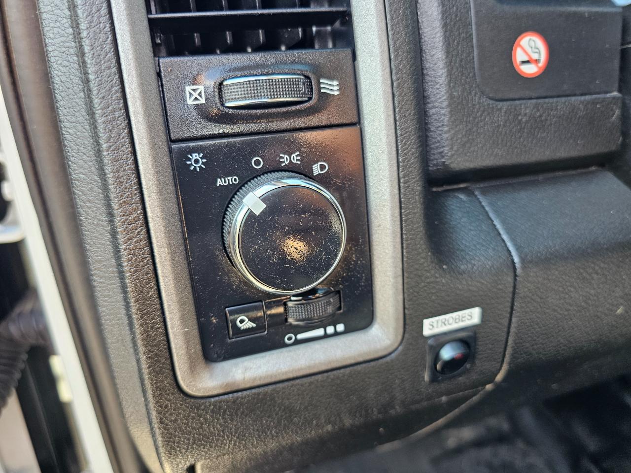 RAM 1500 Classic Tradesman 4x4 Quad Cab 6'4" Box 2021