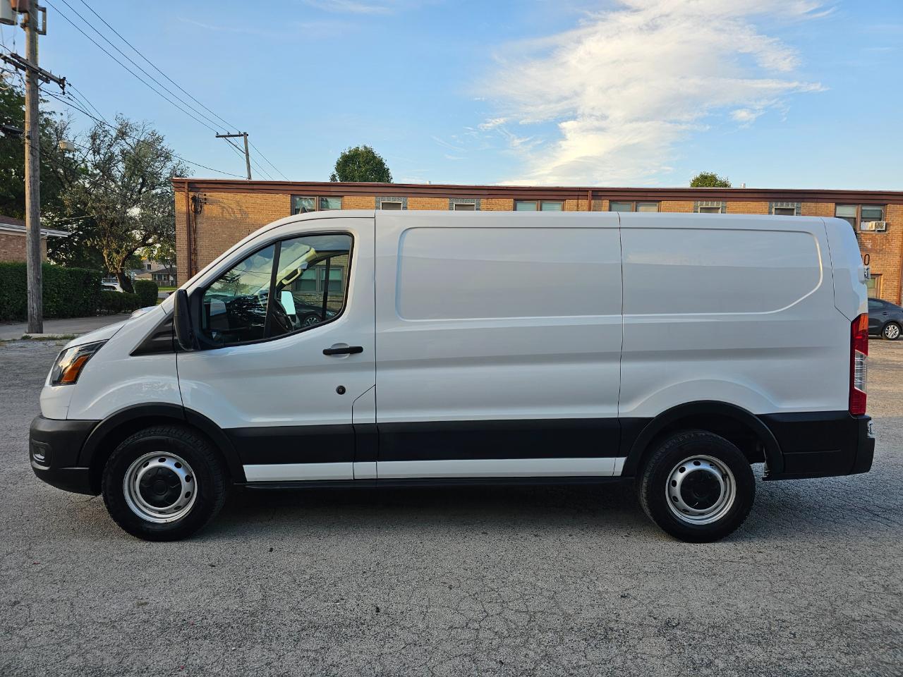 Ford Transit Cargo Van T-150 130" Low Rf 8670 GVWR RWD 2022