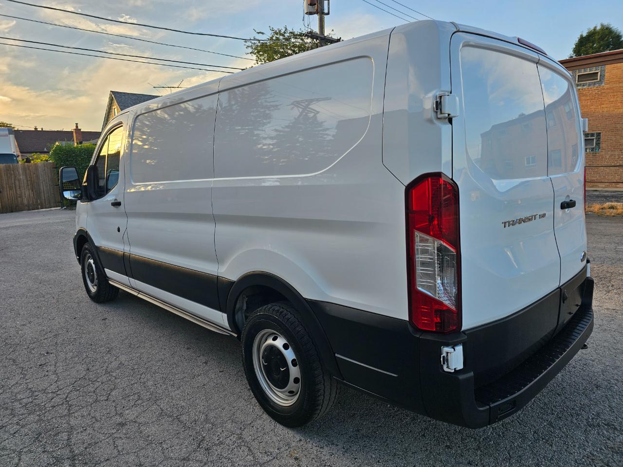 Ford Transit Cargo Van T-150 130" Low Rf 8670 GVWR RWD 2022