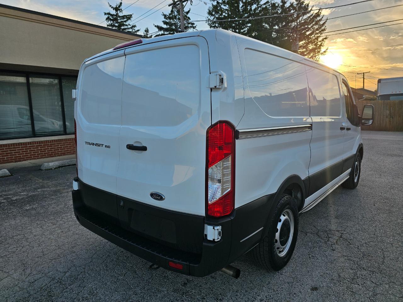 Ford Transit Cargo Van T-150 130" Low Rf 8670 GVWR RWD 2022