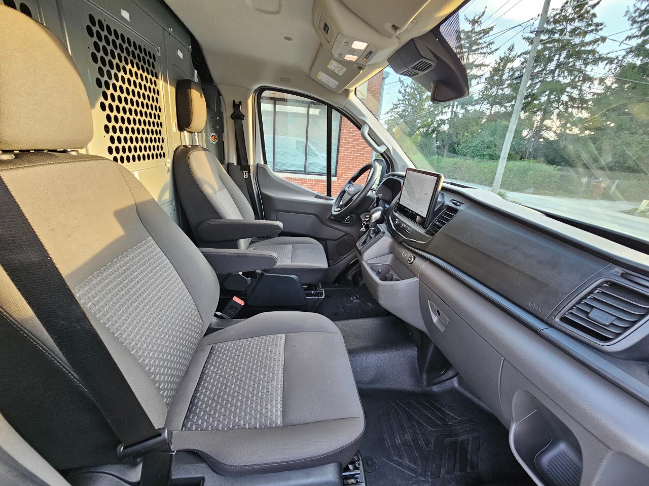 Ford Transit Cargo Van T-150 130" Low Rf 8670 GVWR RWD 2022