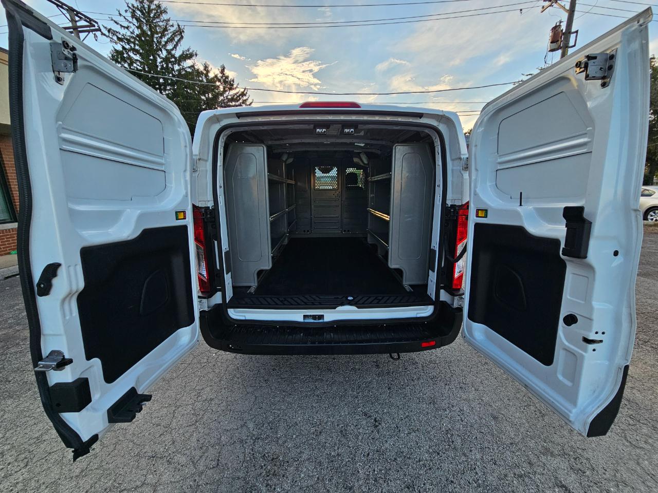 Ford Transit Cargo Van T-150 130" Low Rf 8670 GVWR RWD 2022