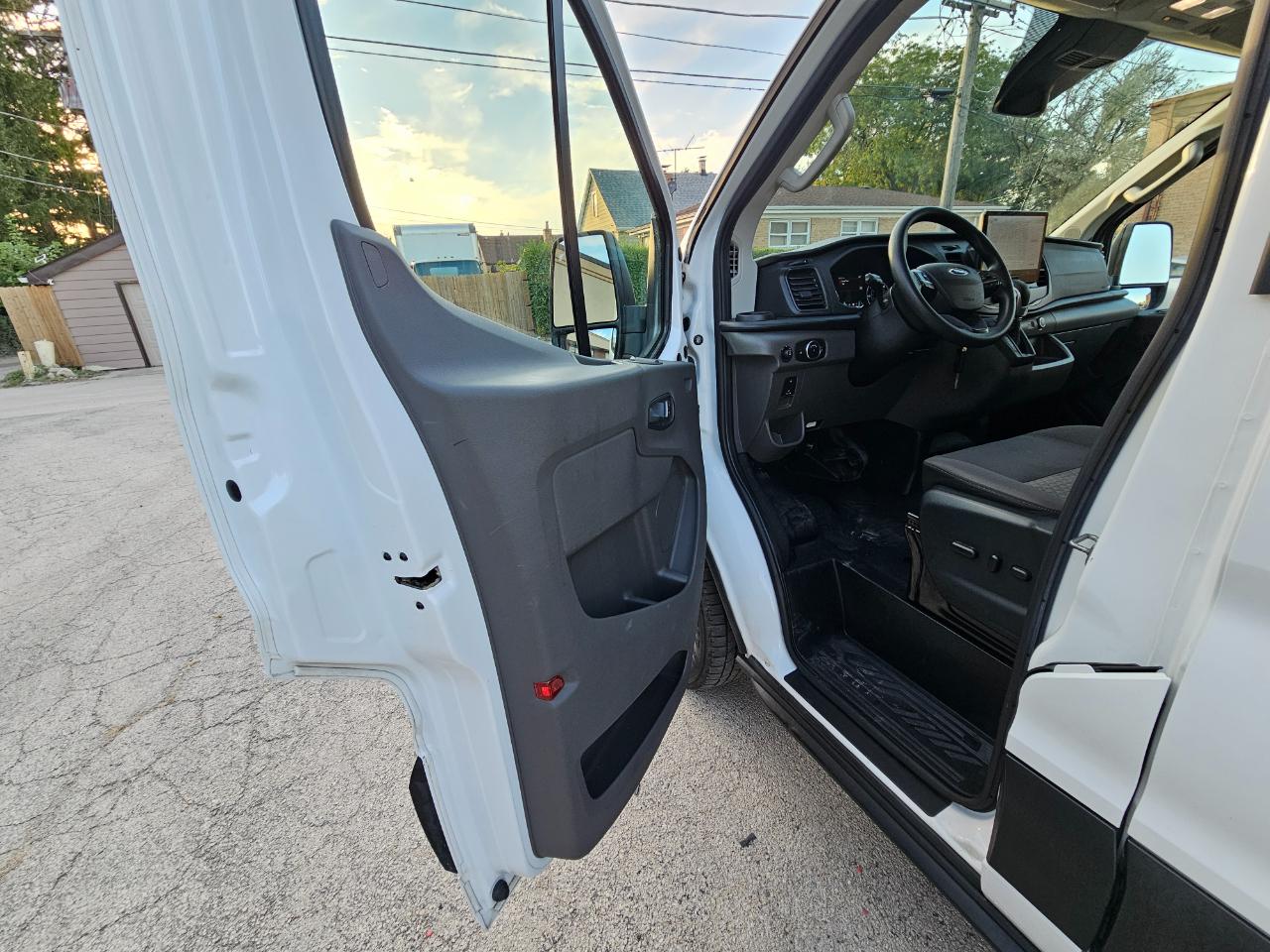 Ford Transit Cargo Van T-150 130" Low Rf 8670 GVWR RWD 2022