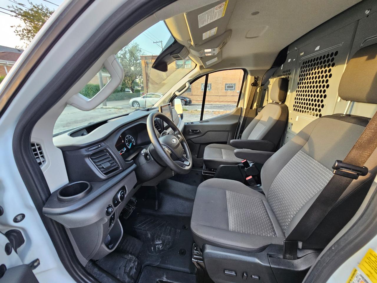Ford Transit Cargo Van T-150 130" Low Rf 8670 GVWR RWD 2022