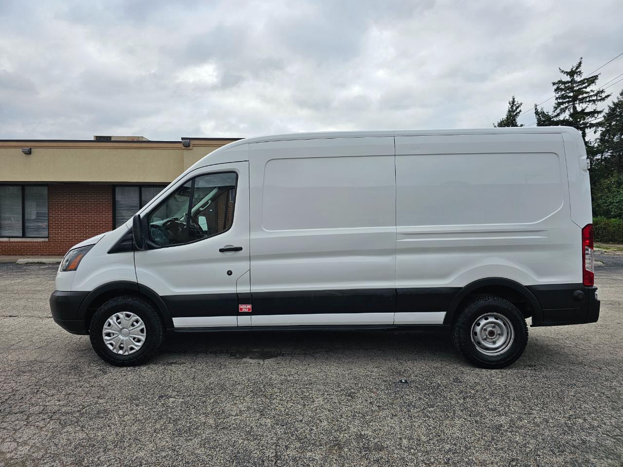 Ford Transit Van T-250 148" Med Rf 9000 GVWR Sliding RH Dr 2019