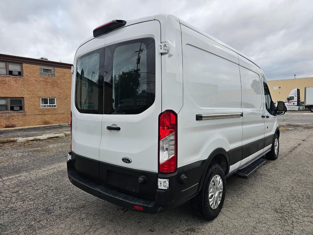 Ford Transit Van T-250 148" Med Rf 9000 GVWR Sliding RH Dr 2019
