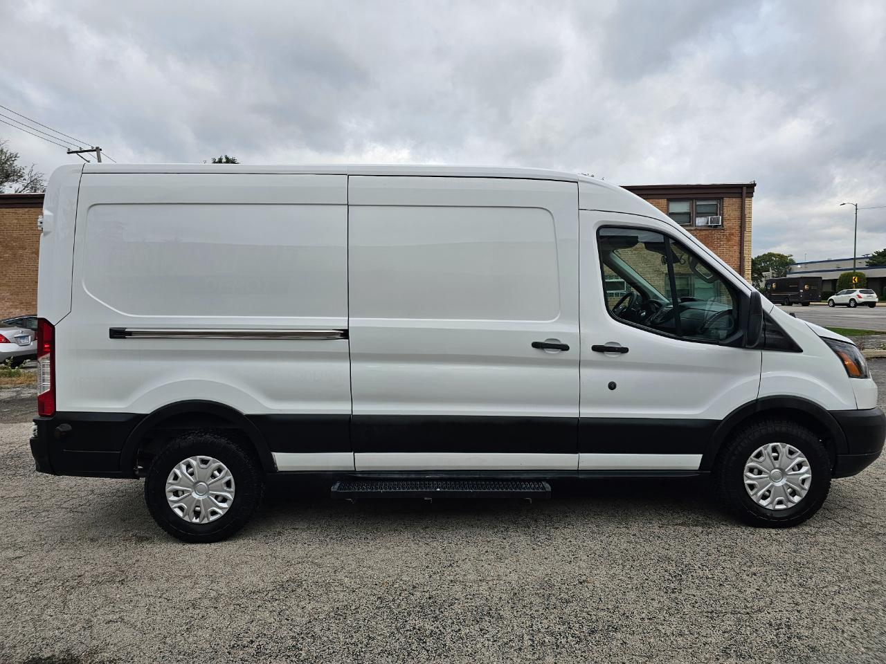 Ford Transit Van T-250 148" Med Rf 9000 GVWR Sliding RH Dr 2019
