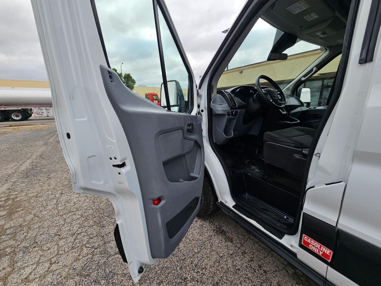 Ford Transit Van T-250 148" Med Rf 9000 GVWR Sliding RH Dr 2019