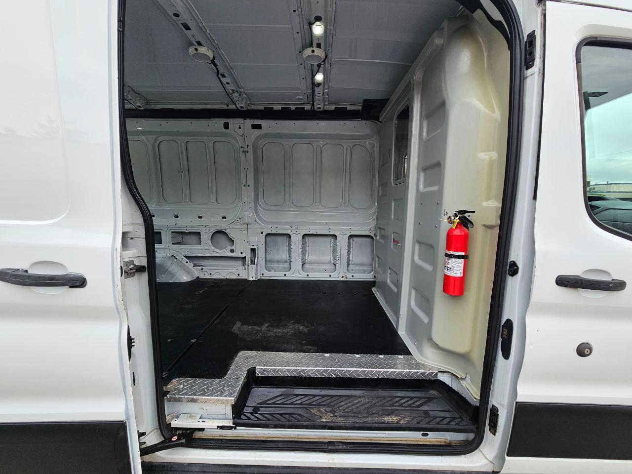 Ford Transit Van T-250 148" Med Rf 9000 GVWR Sliding RH Dr 2019