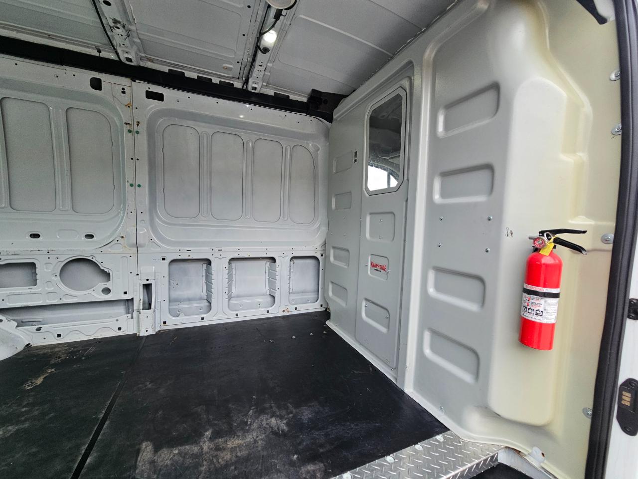Ford Transit Van T-250 148" Med Rf 9000 GVWR Sliding RH Dr 2019