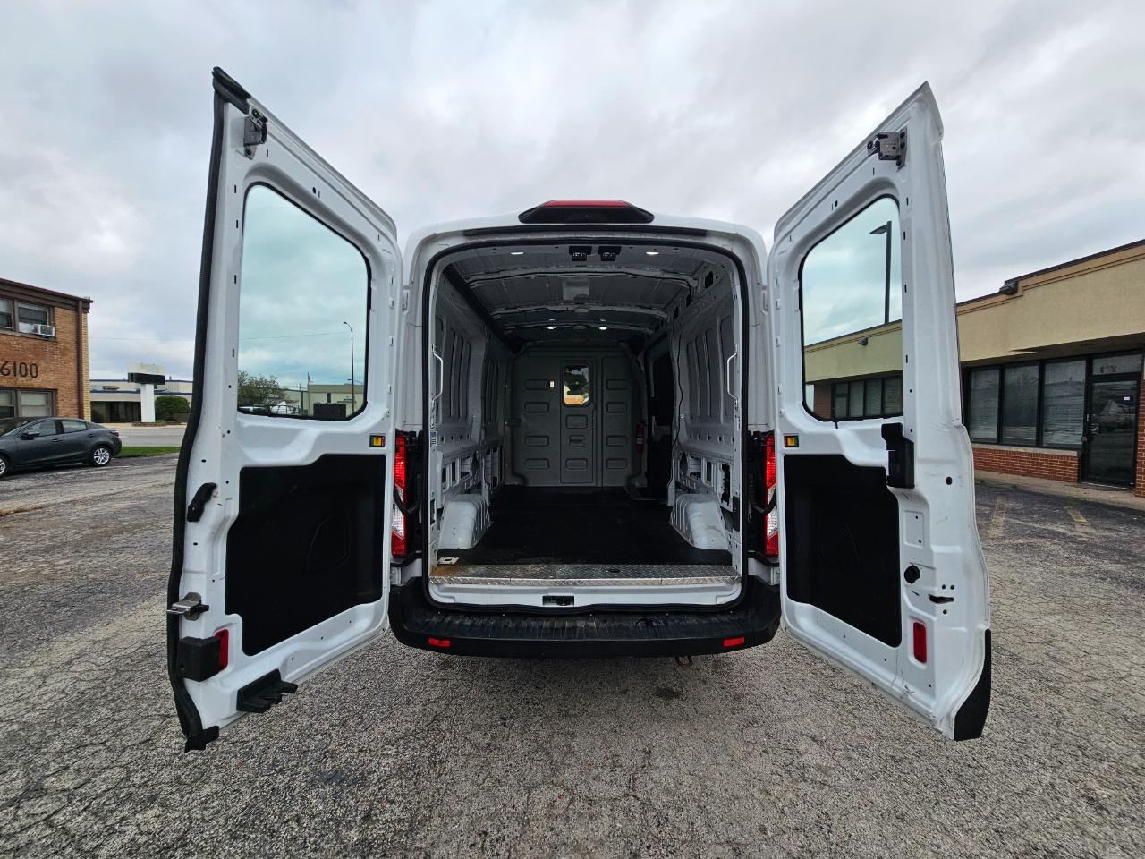 Ford Transit Van T-250 148" Med Rf 9000 GVWR Sliding RH Dr 2019