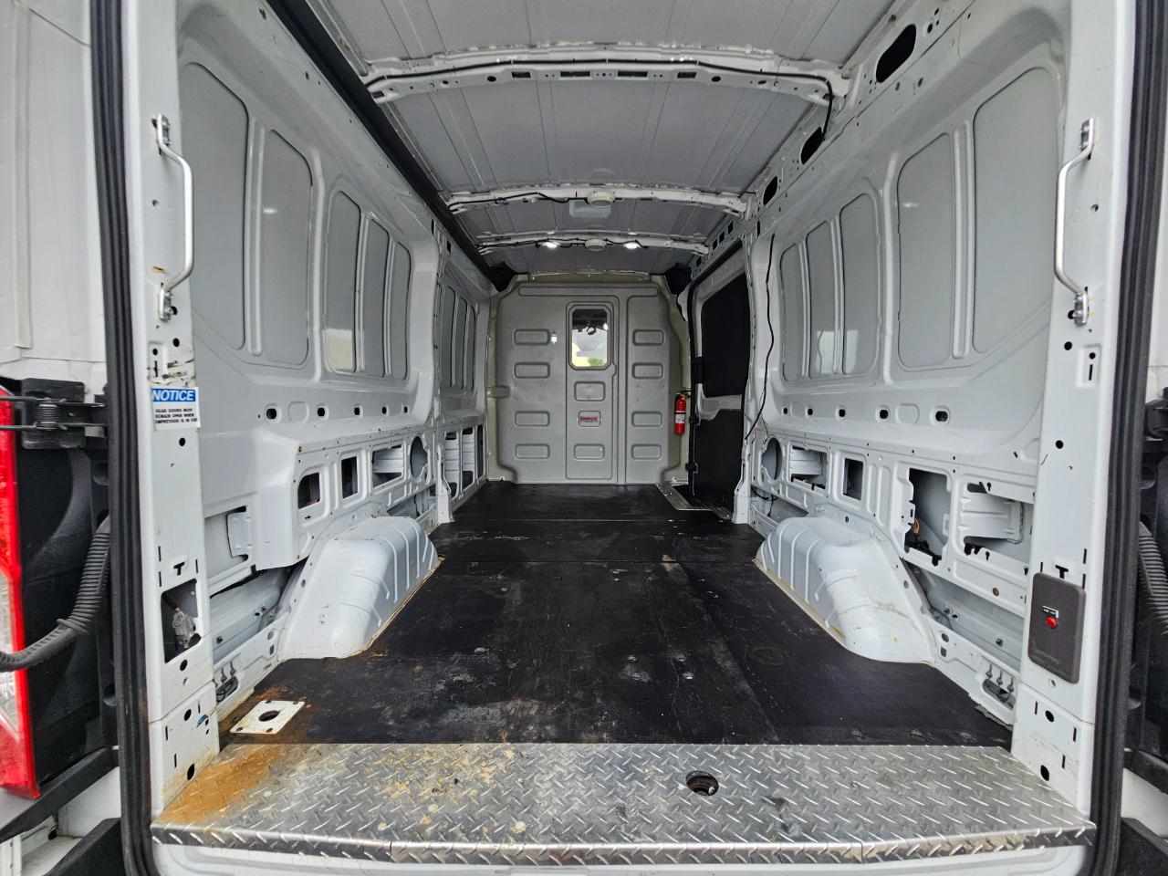 Ford Transit Van T-250 148" Med Rf 9000 GVWR Sliding RH Dr 2019