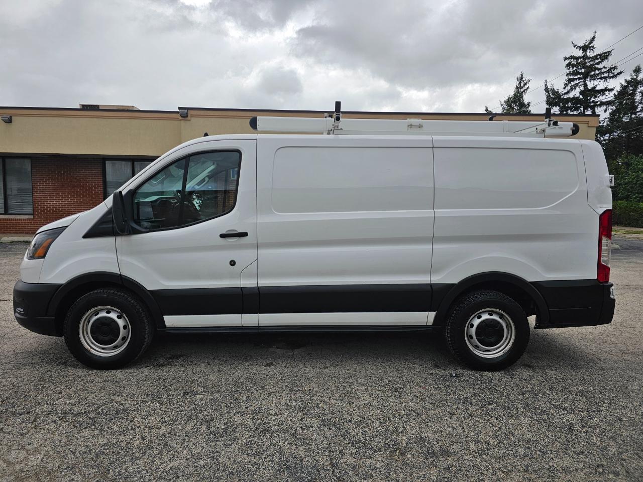 Ford Transit Cargo Van T-150 130" Low Rf 8670 GVWR RWD 2022