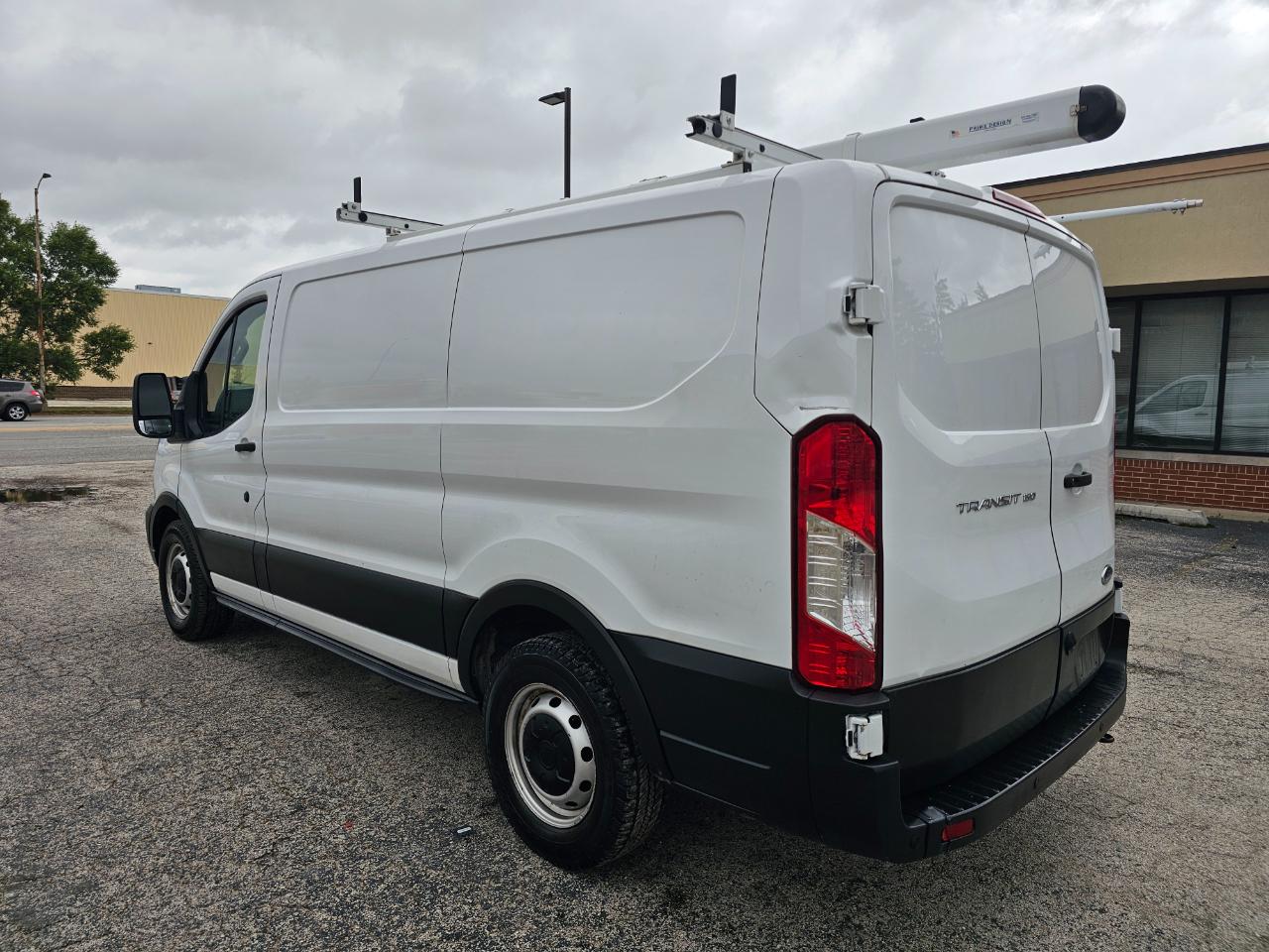Ford Transit Cargo Van T-150 130" Low Rf 8670 GVWR RWD 2022