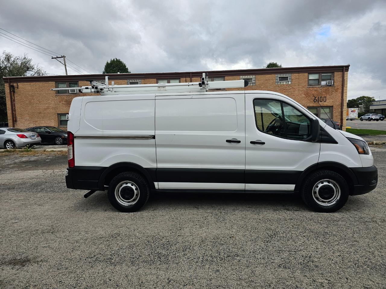 Ford Transit Cargo Van T-150 130" Low Rf 8670 GVWR RWD 2022