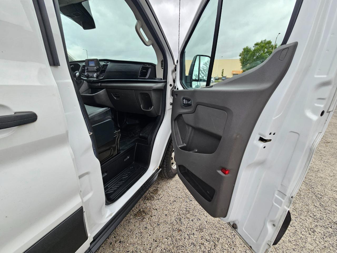 Ford Transit Cargo Van T-150 130" Low Rf 8670 GVWR RWD 2022