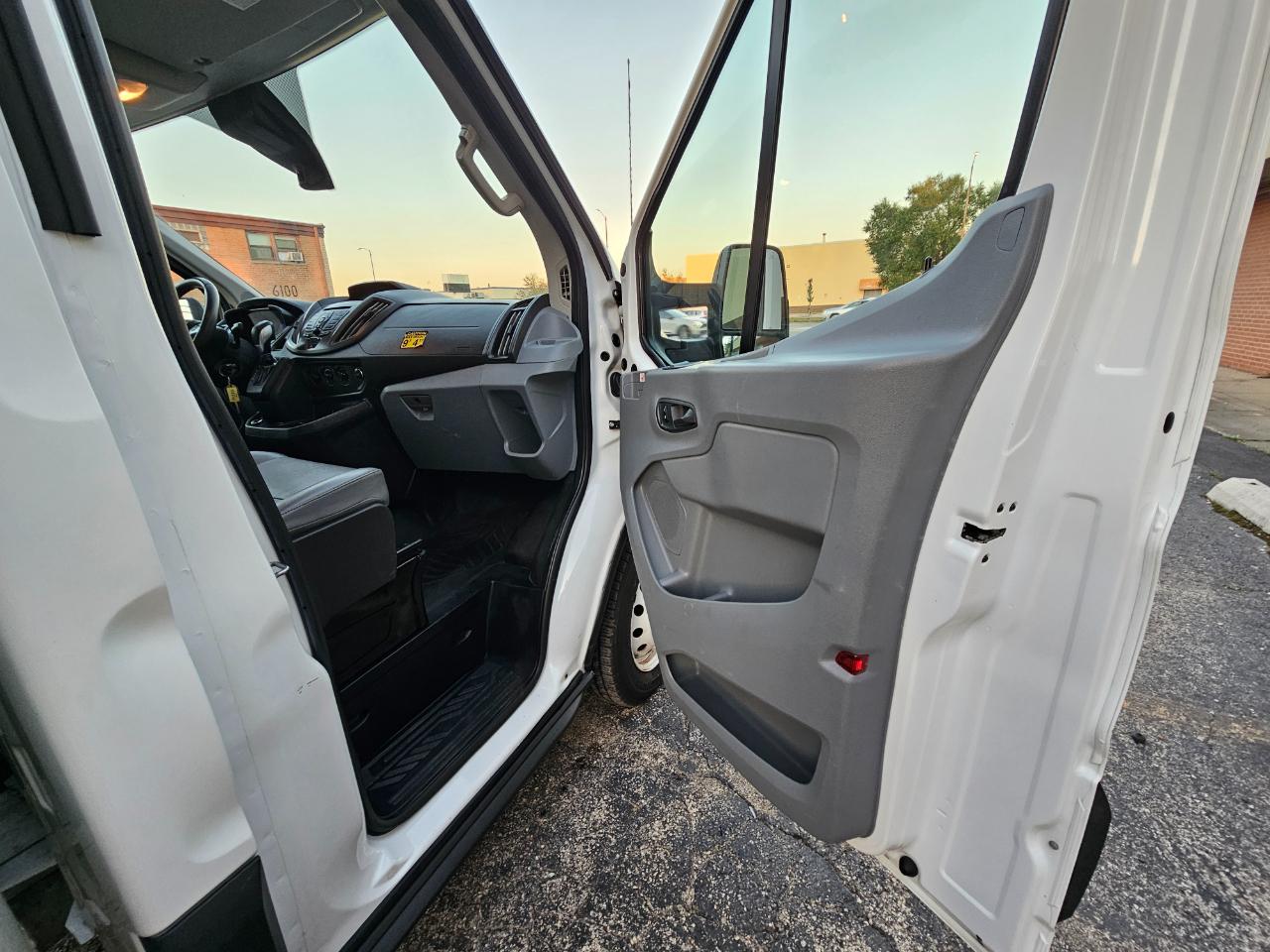 Ford Transit Chassis T-350 DRW 156" WB 9950 GVWR 2019