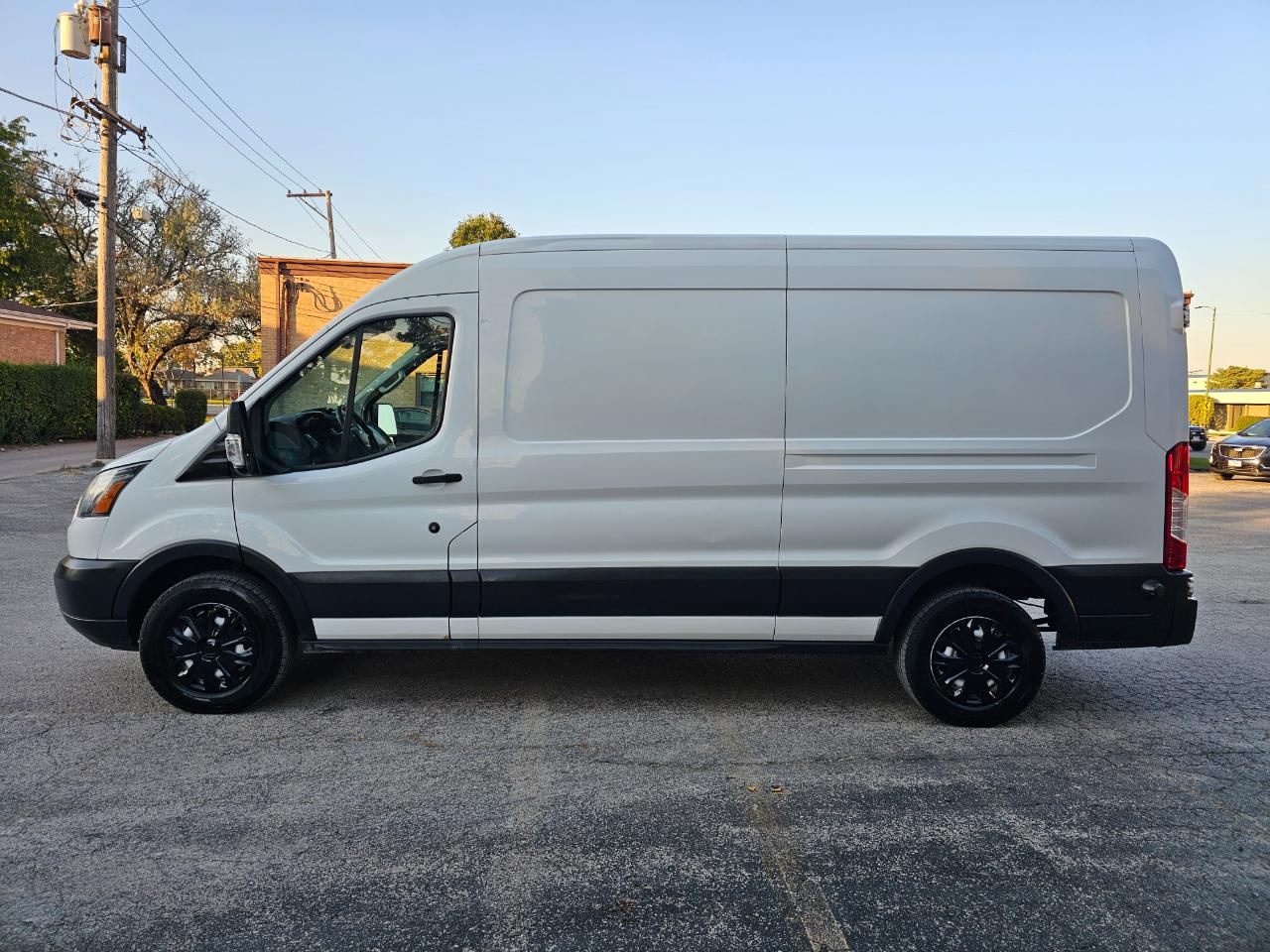 Ford Transit Van T-150 148" Med Rf 8600 GVWR Sliding RH Dr 2018