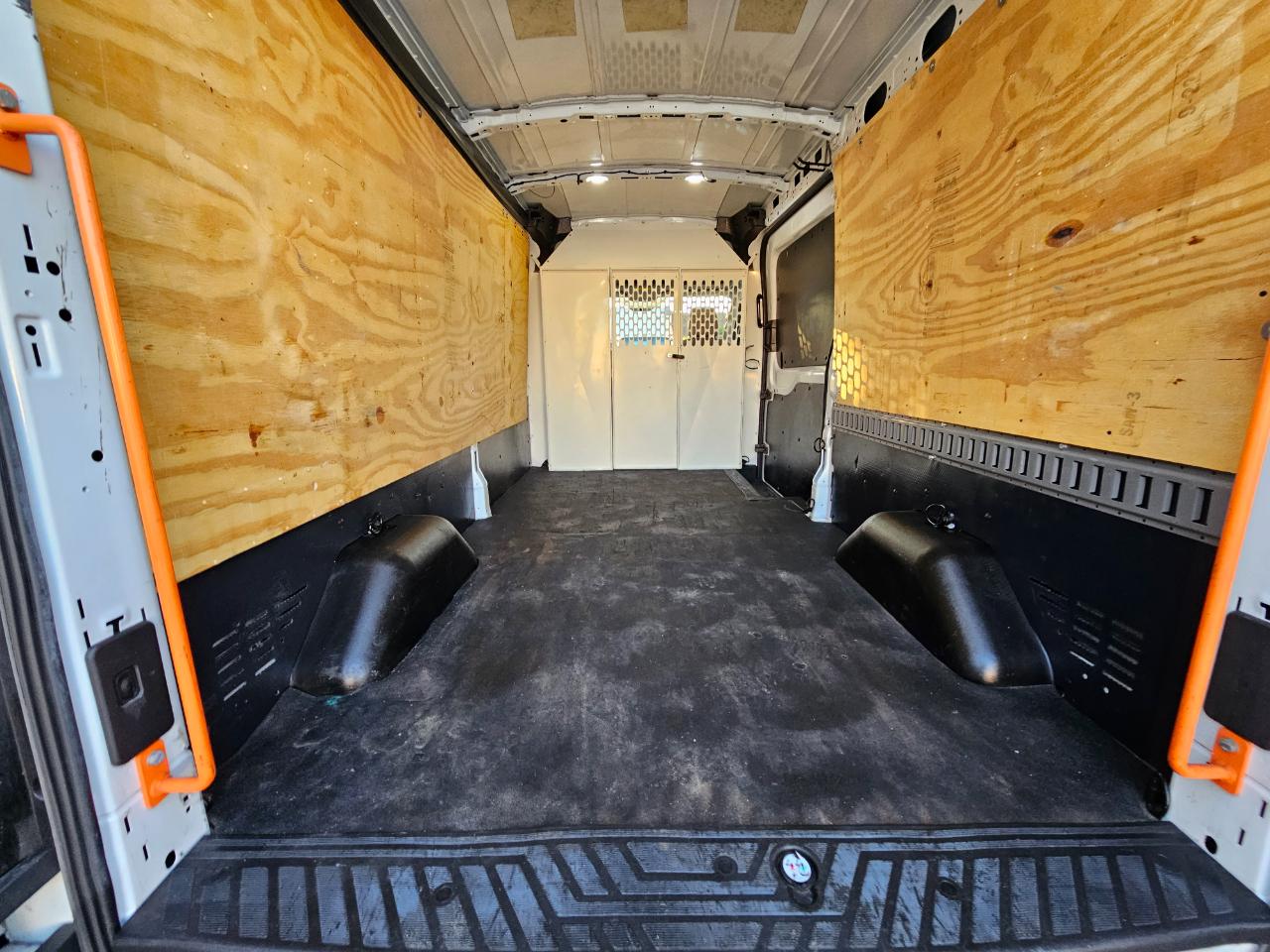 Ford Transit Van T-150 148" Med Rf 8600 GVWR Sliding RH Dr 2018