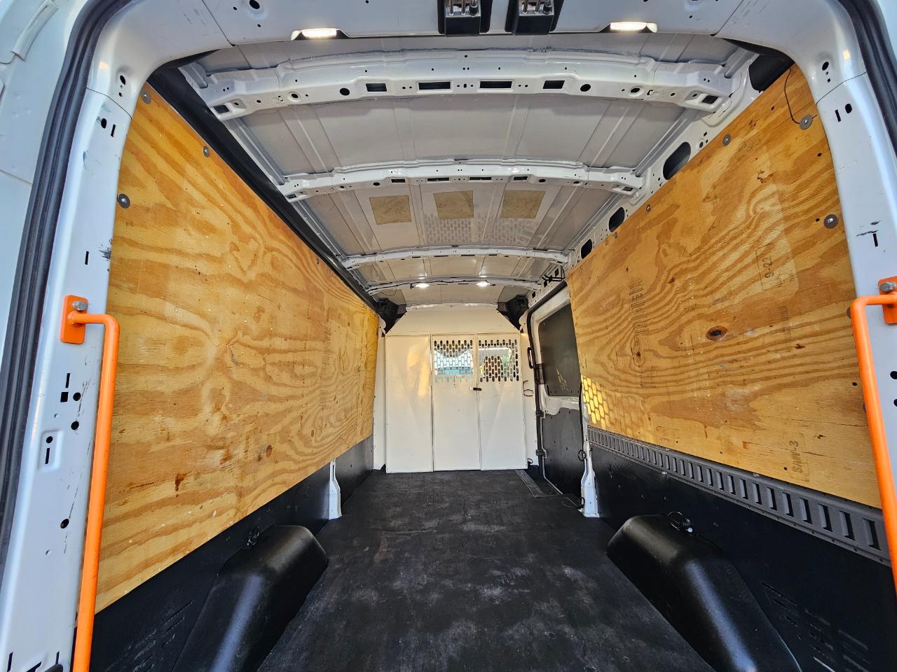 Ford Transit Van T-150 148" Med Rf 8600 GVWR Sliding RH Dr 2018