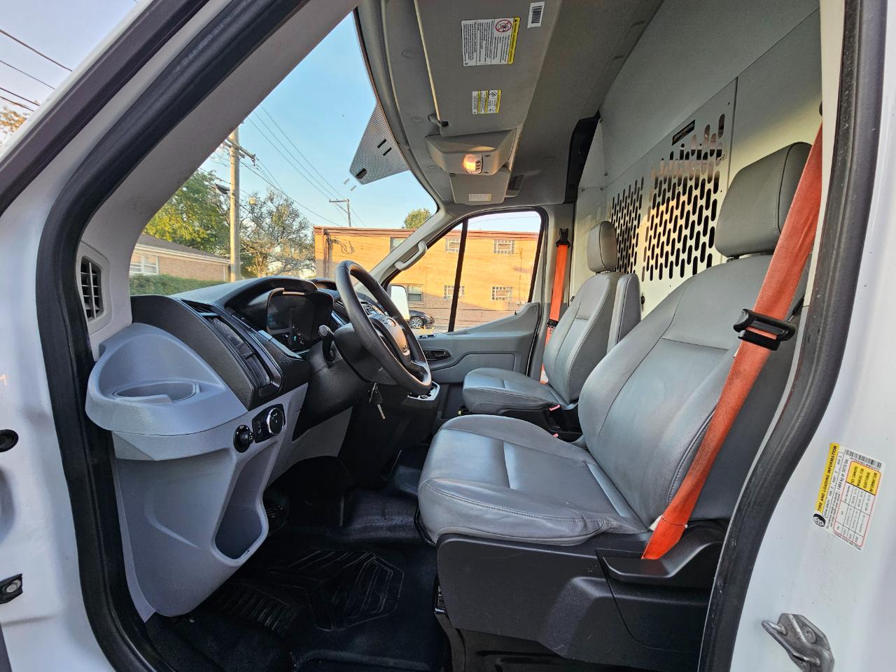 Ford Transit Van T-150 148" Med Rf 8600 GVWR Sliding RH Dr 2018