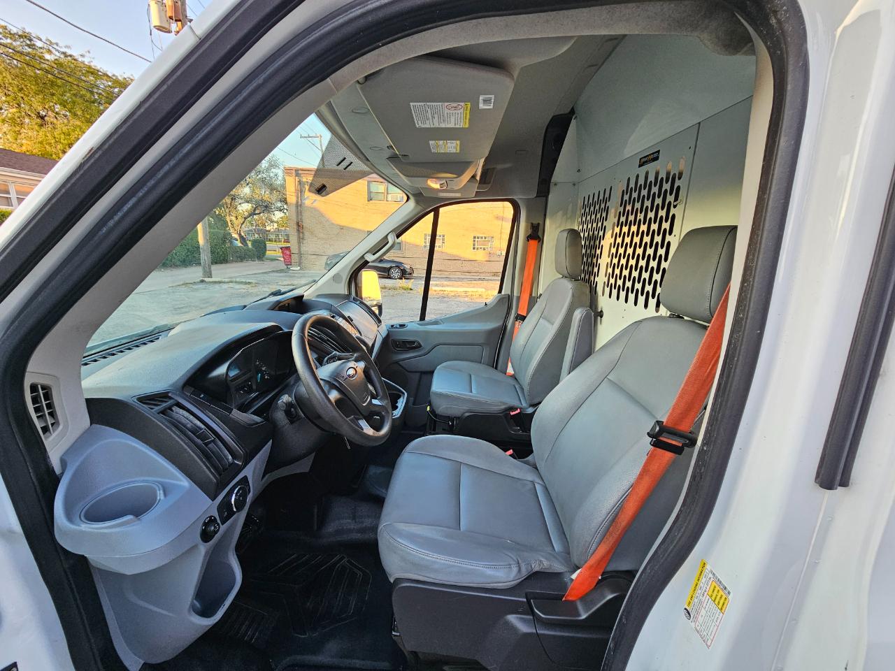 Ford Transit Van T-150 148" Med Rf 8600 GVWR Sliding RH Dr 2018