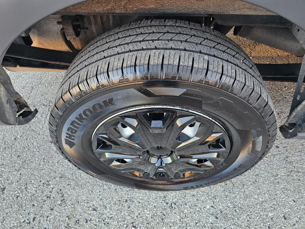 Ford Transit Van T-150 148" Med Rf 8600 GVWR Sliding RH Dr 2018