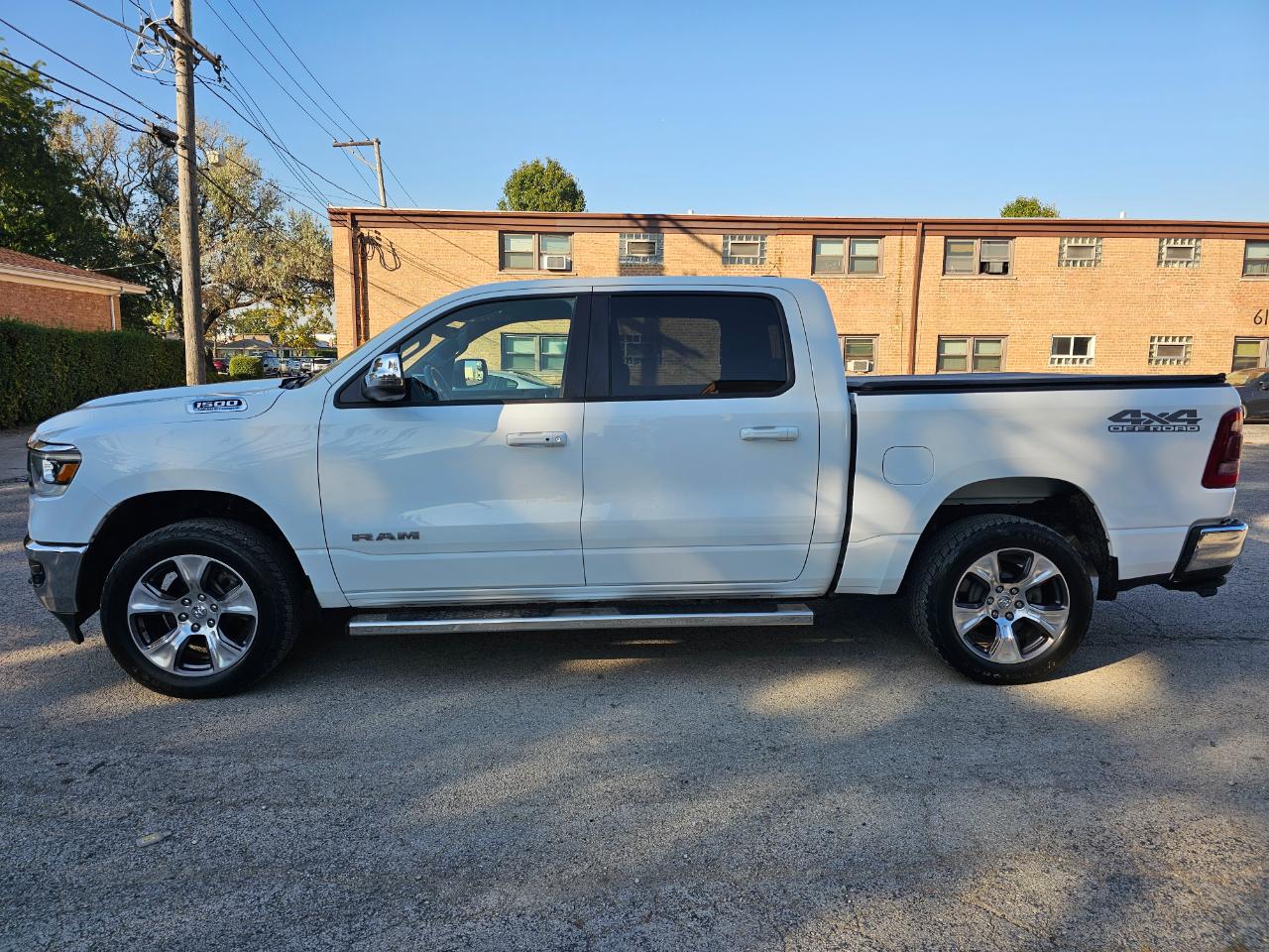RAM 1500 Laramie 4x4 Crew Cab 5'7" Box 2024