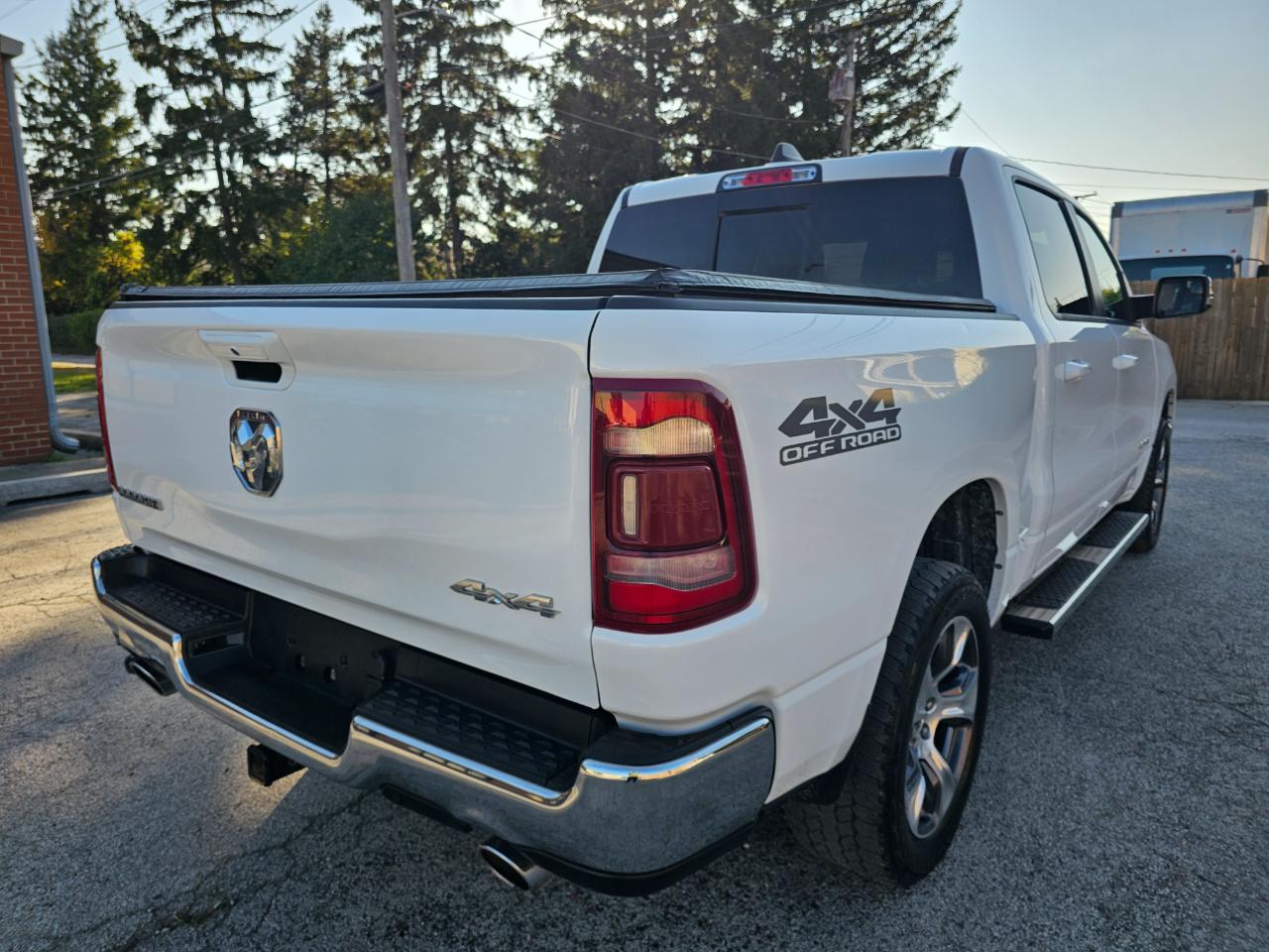 RAM 1500 Laramie 4x4 Crew Cab 5'7" Box 2024